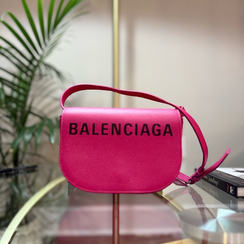 BALENCIAGA 
Signature Grained Calfskin Logo Print Ville Day Bag XS Pink